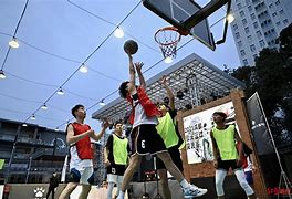 篮球队伍实力对比激烈，胜负难料的简单介绍